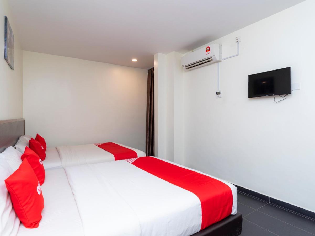 Oyo 44095 Bluewater Hotel Mersing Esterno foto