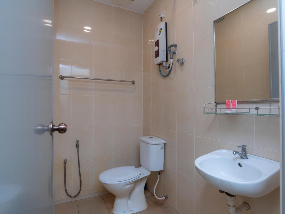 Oyo 44095 Bluewater Hotel Mersing Esterno foto